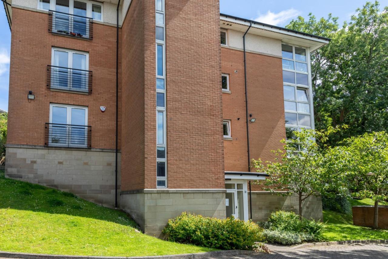 Modern 2 Bed Broompark/Central Apt. With Parking Glasgow Exterior photo