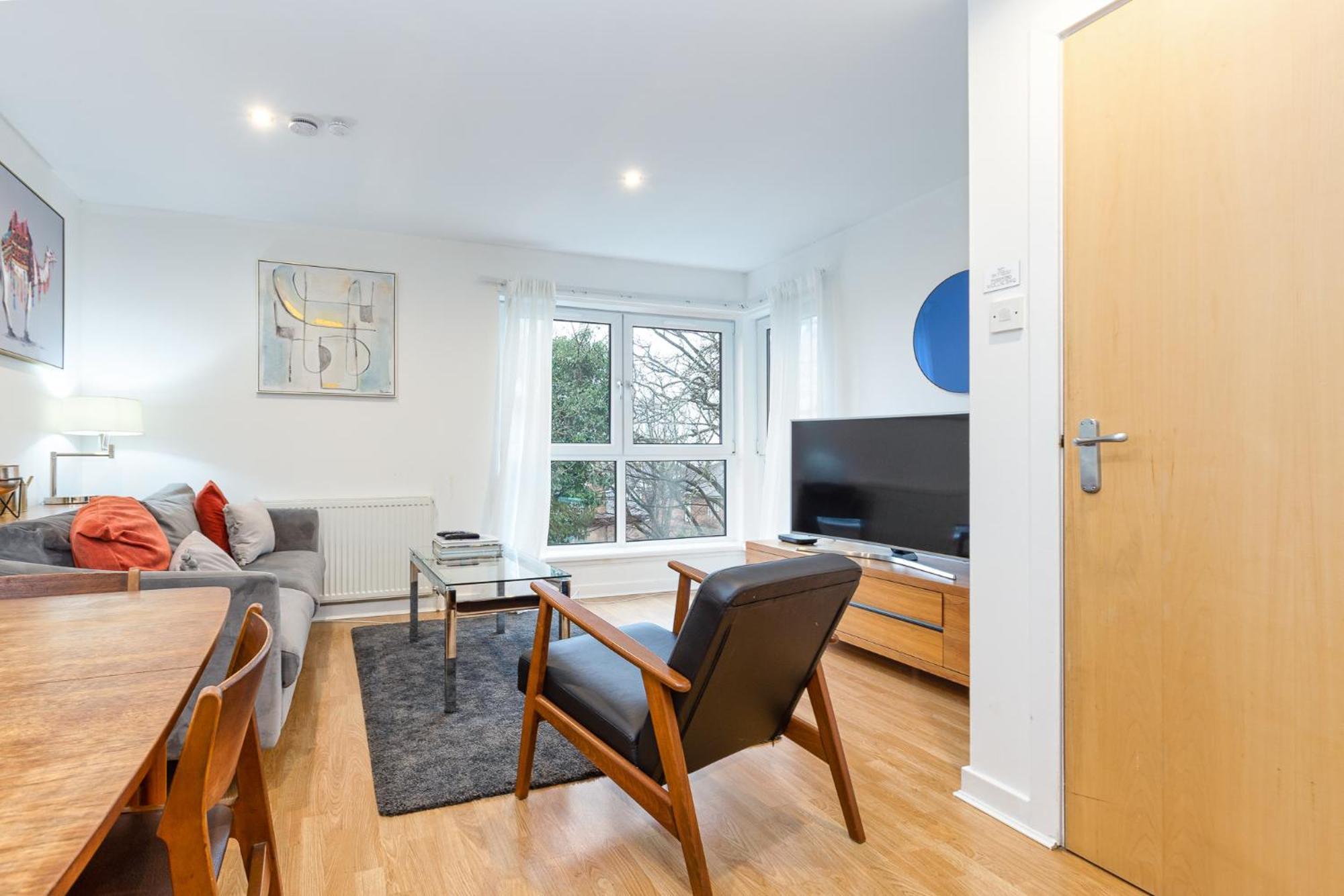 Modern 2 Bed Broompark/Central Apt. With Parking Glasgow Exterior photo