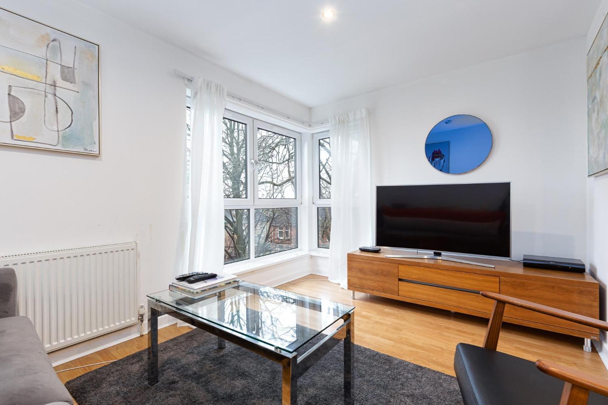 Modern 2 Bed Broompark/Central Apt. With Parking Glasgow Exterior photo